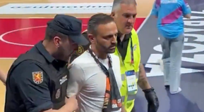 Έκανε ντου, προκάλεσε χαμό, συνελήφθη και παρενέβη ο Ερντογάν: Το απίστευτο συμβάν με τον πρόεδρο της Μερσίν (vid)