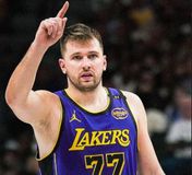 Προσωπική υπόθεση το Μάβερικς-Λέικερς: Ο Ντόντσιτς επέστρεψε, έβαλε 45 πόντους και έφυγε νικητής