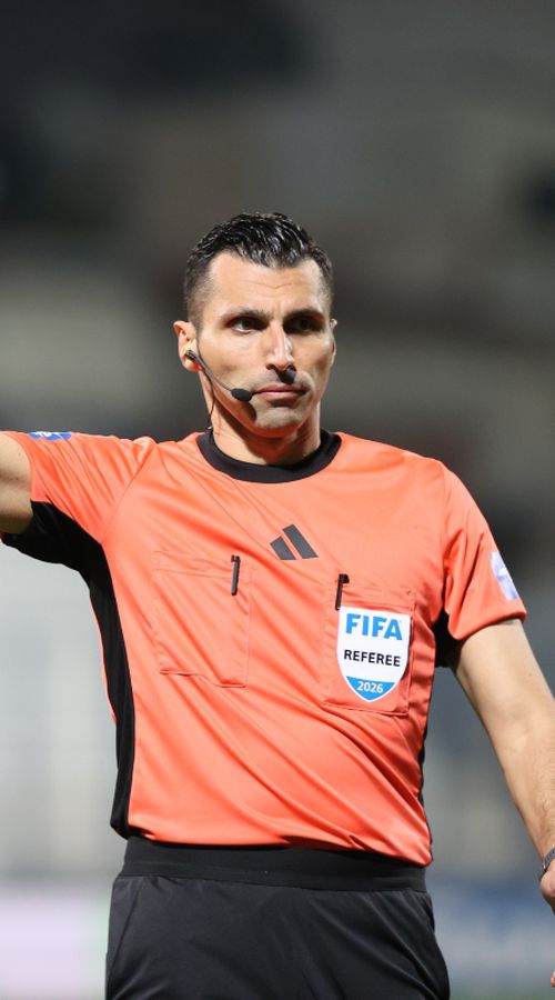 Τι δουλειά κάνουν οι διαιτητές της Stoiximan Super League - Όλα τα επαγγέλματα των Ελλήνων ρέφερι