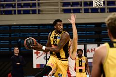 Συγκλονιστική εξομολόγηση πρώην παίκτη της ΑΕΚ: «Ο γιος μου ήθελε να αυτοκτονήσει»