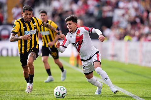 Το ισλαμοφοβικό σύνθημα που ακούγεται στα ισπανικά γήπεδα - Τι απάντησε ο Ακομάς μετά τη νίκη της Ράγιο επί της ΑΕΚ