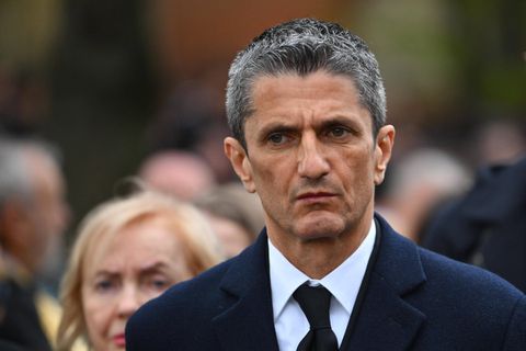 Συγκίνησε ο Ράζβαν Λουτσέσκου στον επικήδειο του πατέρα του Μιρτσέα - Η κίνησή του προς το φέρετρο (pic)