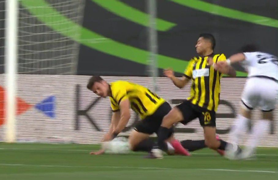 Tι λέει ο κανονισμός για το χέρι του Ρέλβας στο Ράγιο Βαγιεκάνο - ΑΕΚ (vid)