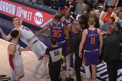 O Γιόκιτς τα... βρήκε με τον Ίσμπια, αλλά παραλίγο να τσακωθεί με τον Ντουράντ (vid)