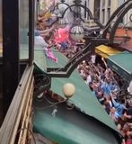 Οι οπαδοί της Μάντσεστερ Σίτι έκλεισαν τους δρόμους της Κωνσταντινούπολης τραγουδώντας το Wonderwall (vid)