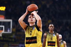 Ο Φλιώνης αναμένεται να υπογράψει πενταετή ανανέωση με την ΑΕΚ