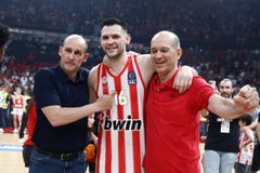 Παπανικολάου: «Βάλαμε ομπρέλα προστασίας στον Ολυμπιακό, ήταν έξτρα κίνητρο τα 100 χρόνια – Η Εθνική είναι ό,τι πιο όμορφο υπάρχει για έναν αθλητή»