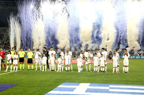 Εκρηκτική ατμόσφαιρα στο Παγκρήτιο: Πάνω από 17.000 φίλαθλοι στο φιλικό Ελλάδας - Βουλγαρίας