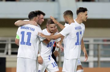 Ελλαδάρα για φίλημα, νέα τεσσάρα και τώρα... προκριματικά Μουντιάλ!
