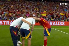 Άνθρωπος της ασφάλειας τραυμάτισε τον Μοράτα στην προσπάθειά του να πιάσει έναν εισβολέα