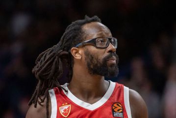 «Αποχωρεί από τον Ερυθρό Αστέρα ο Τζον Μπράουν»