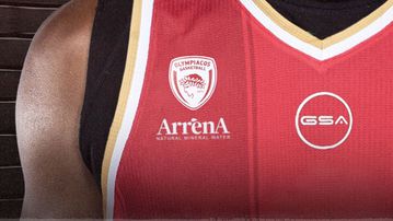 Ολυμπιακός: Το ArrenA μπήκε στη φανέλα κάτω από το σήμα της ομάδας