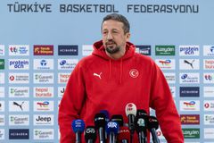 Τούρκογλου για Κέντρικ Ναν: «Ο Αταμάν μίλησε στον Ναν για την Εθνική Τουρκίας»