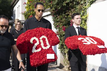 Ποιοι δεν ήταν στην κηδεία του Ζότα κι επισκέφθηκαν τη γενέτειρα του για να αποτίσουν φόρο τιμής