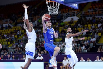 Σε ρηχά νερά η άστοχη και ελλιπής Εθνική, ηττήθηκε από το Ισραήλ μετά από 28 χρόνια