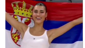 Μαρία Γκόικοβιτς: Η εντυπωσιακή παρουσία που έκλεψε την παράσταση στο Ελλάδα-Σερβία (vid)