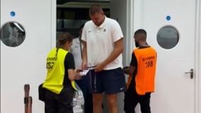 Ο Γιόκιτς έδειξε διαπίστευση για να μπει στο «Σπύρος Κυπριανού» (vid)