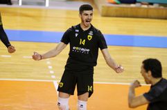 Στον Φοίνικα Σύρου ο Μπαρμπούνης