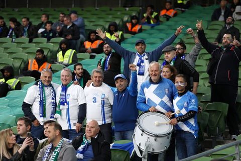 Οι φίλαθλοι της Εθνικής στις εξέδρες του Aviva Stadium (gallery)