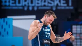 Γερμανία - Σλοβενία: Η χειρονομία χρηματισμού του Ντόντσιτς προς τους διαιτητές (pic)