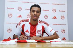 Ο Ολυμπιακός ανακοίνωσε τον Σίλκοτ-Ντιούμπερι