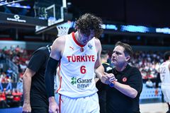 Αταμάν: «Σοβαρός ο τραυματισμός του Όσμαν, δυσκολεύεται να περπατήσει»