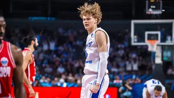 FIBA: «Αυτό το παιδί μόλις τελείωσε το Λύκειο» (vid)