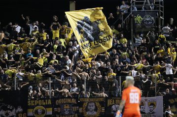 Με τον κόσμο της η ΑΕΚ στη Λιβαδειά