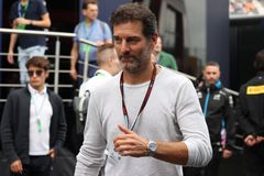 Ο Γουέμπερ σε συνομιλίες με Στέλλα και Μπράουν