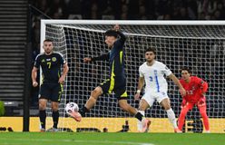 Από τη χαρά στη λύπη, η παρακάμερα από την ήττα της Εθνικής στη Σκωτία (vid)