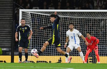 Από τη χαρά στη λύπη, η παρακάμερα από την ήττα της Εθνικής στη Σκωτία (vid)