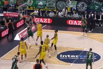 Μπαλτσερόφσκι airlines: Φοβερή πάσα Βιλντόζα και κάρφωμα του Πολωνού (vid)