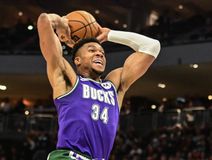 Γιάννης από άλλον πλανήτη: Έβαλε 27 πόντους σε ένα ημίχρονο κόντρα στους πρωταθλητές Σέλτικς (vid)