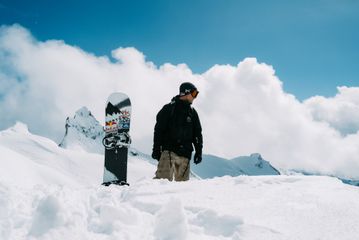 PAVED: Μια ταινία για την ομαδικότητα, το ταλέντο και τα όρια της ανθρώπινης αντοχής στα βουνά
