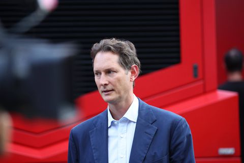 «Καρφιά» Έλκαν στους οδηγούς της Ferrari: «Να μιλούν λιγότερο και να επικεντρωθούν στους αγώνες»