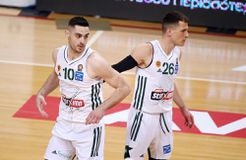 «Επίθεση αγάπης» του Νέντοβιτς στον Παπαπέτρου