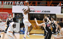 Ντέρμπι στην Πάτρα, για την πρώτη του νίκη το Λαύριο