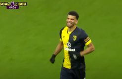 Έγραψε ιστορία η Μπόρνμουθ: Έφυγε για πρώτη φορά νικήτρια από το «Όλντ Τράφορντ»