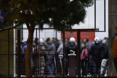 Στο στόχαστρο ο «καθοδηγητής» που έδωσε την εντολή για την επίθεση με φωτοβολίδα στον 18χρονο – Φορούσε full face