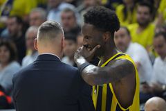 Γιασικεβίτσιους για Χέις-Ντέιβις: «Το ξέρει ότι είναι ένας από τους καλύτερους στην Ευρώπη»