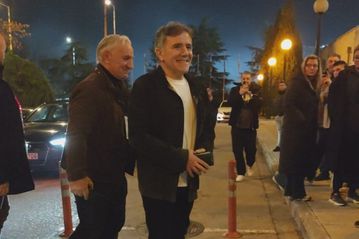 Στο Παλατάκι ο Αριστοτέλης Μυστακίδης - Τον υποδέχτηκε ο Νίκος Βεζυρτζής (pic/vid)