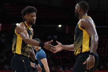 Με 11άδα λόγω απουσιών η ΑΕΚ απέναντι στη Λεβίτσκι