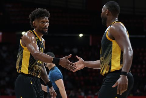 Με 11άδα λόγω απουσιών η ΑΕΚ απέναντι στη Λεβίτσκι