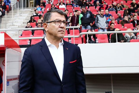 Ο Τάκης Λεμονής επέστρεψε στους πάγκους - Ποια ομάδα τον ανακοίνωσε