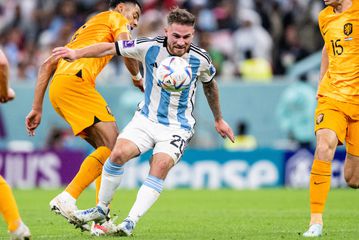 Μπράιτον: Πιτσιρίκια είδαν τον ΜακΆλιστερ και τους έδειξε το μετάλλιό του (vid)