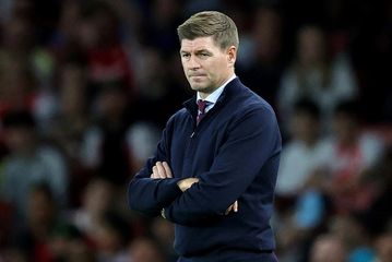 Εθνική Πολωνίας: Ενδιαφέρον για Στίβεν Τζέραρντ