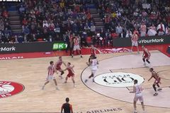 Μαγεία του Τεόντοσιτς με πάσα που «διέλυσε» την άμυνα της Αρμάνι (vid)