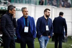 Σοκ: Επτά πυροβολισμοί στο αμάξι του πρώην αθλητικού διευθυντή του ΠΑΟΚ!