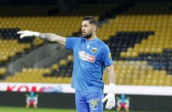 Η επιλογή του Αλμέιδα να δώσει γάντια βασικού στον Αθανασιάδη στο ΑΕΚ - Άρης, είχε ξεκάθαρο μήνυμα