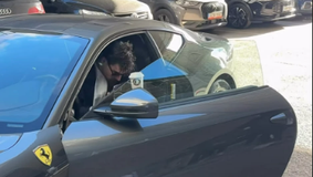 Με μια εντυπωσιακή Ferrari στο γήπεδο ο Χουάντσο Ερνανγκόμεθ